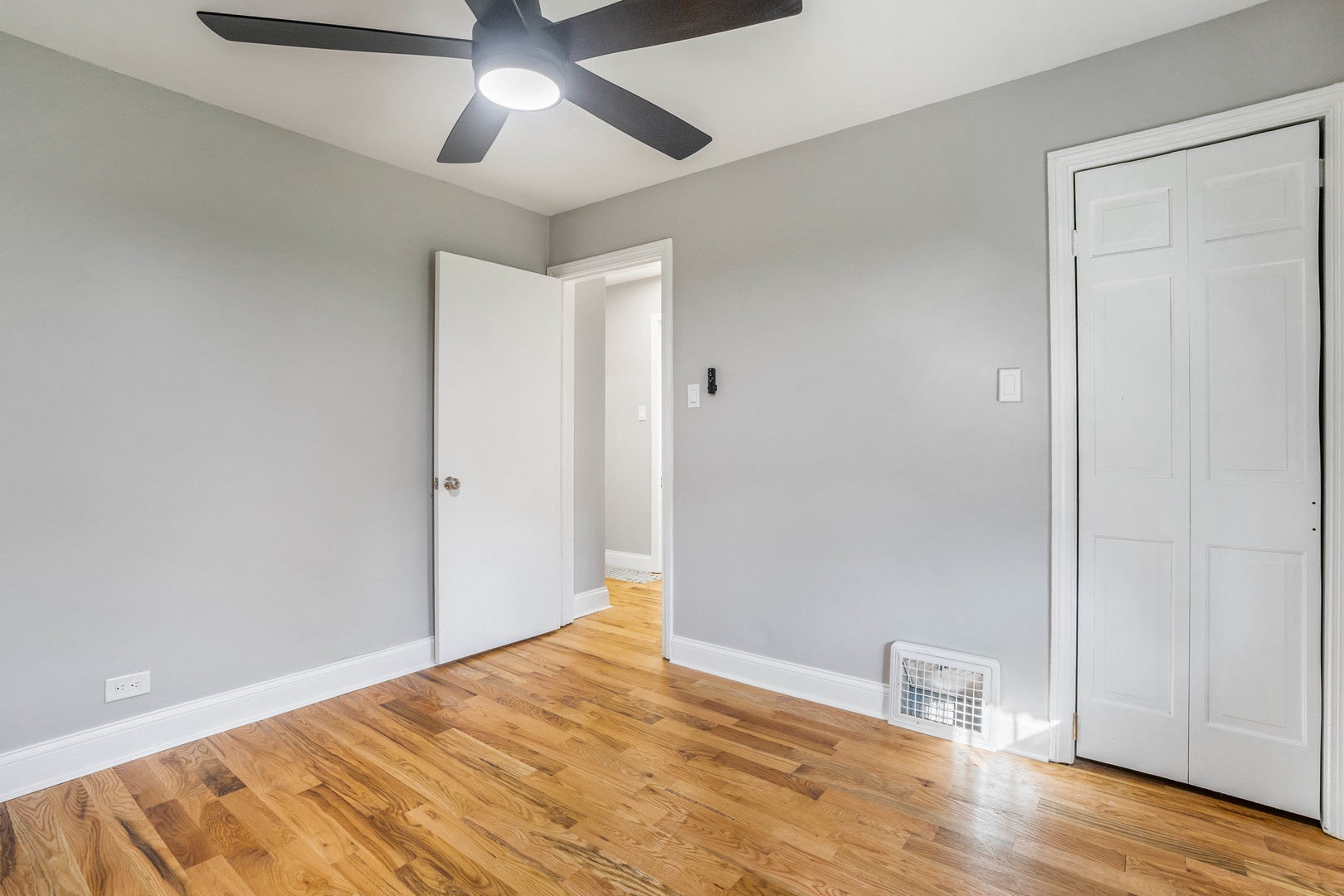 6411 S Leclaire Avenue