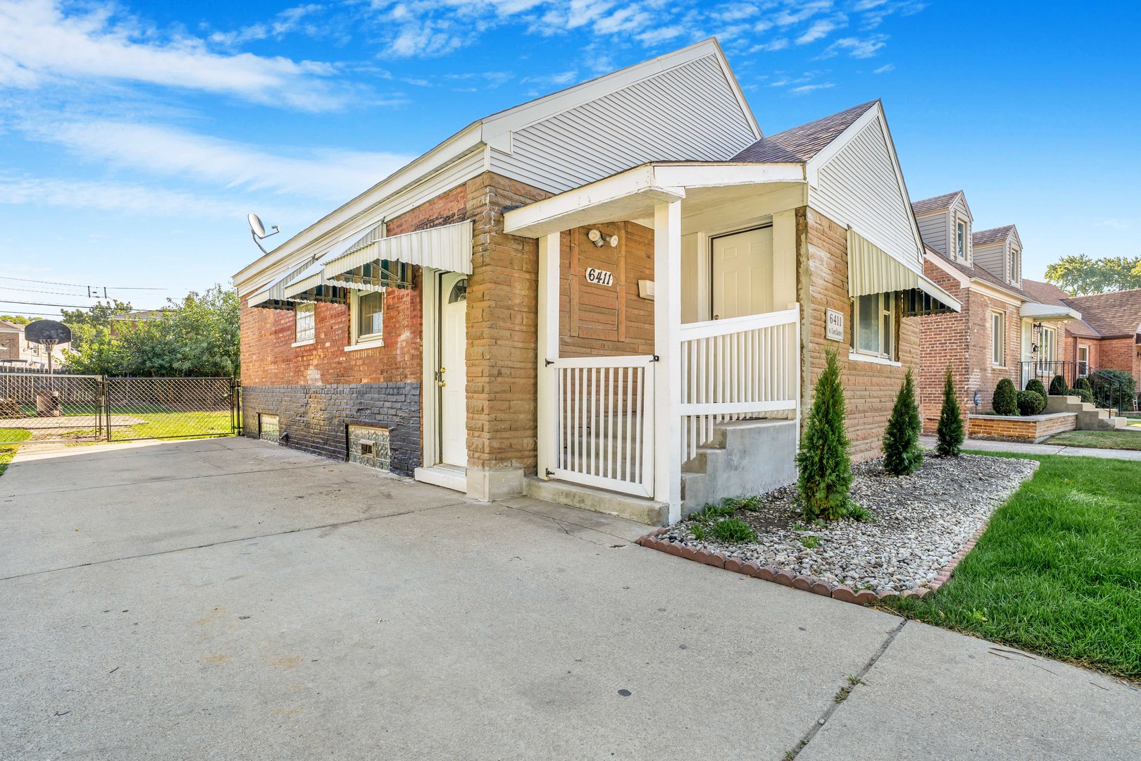 6411 S Leclaire Avenue