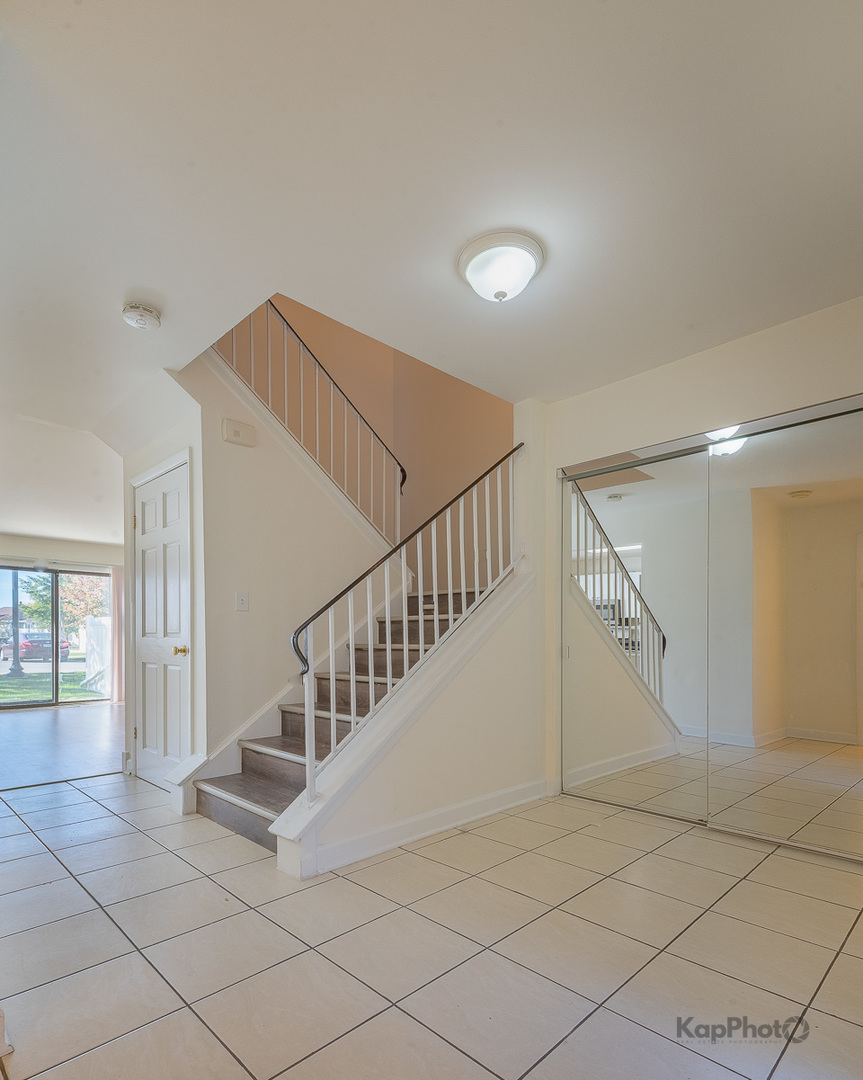 110 N Waterford Drive Unit: 21