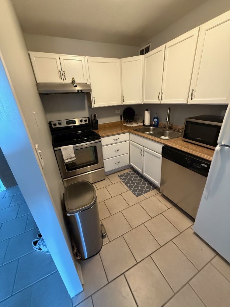 720 W Gordon Terrace Unit: 17J