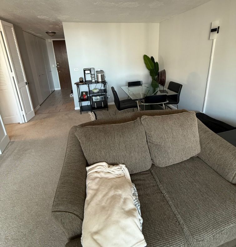 720 W Gordon Terrace Unit: 17J