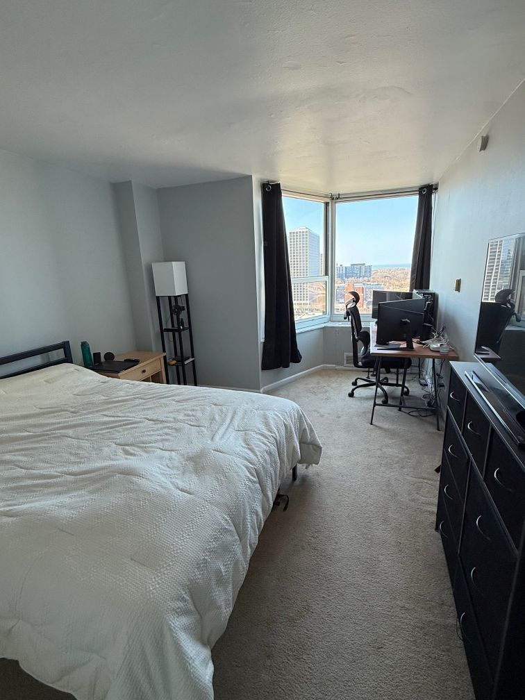 720 W Gordon Terrace Unit: 17J