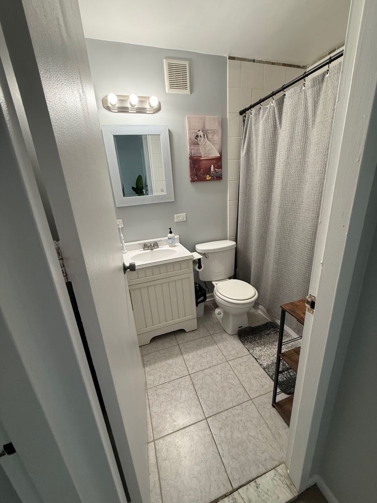 720 W Gordon Terrace Unit: 17J