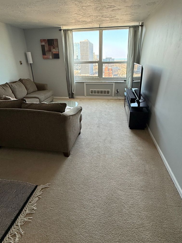 720 W Gordon Terrace Unit: 17J