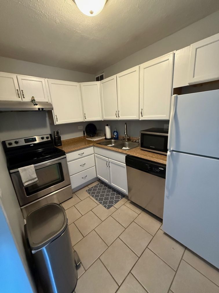 720 W Gordon Terrace Unit: 17J