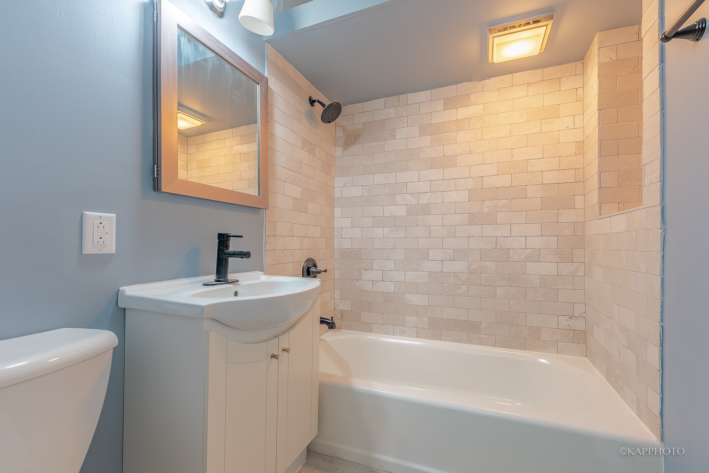 1329 W Addison Street Unit: 1A