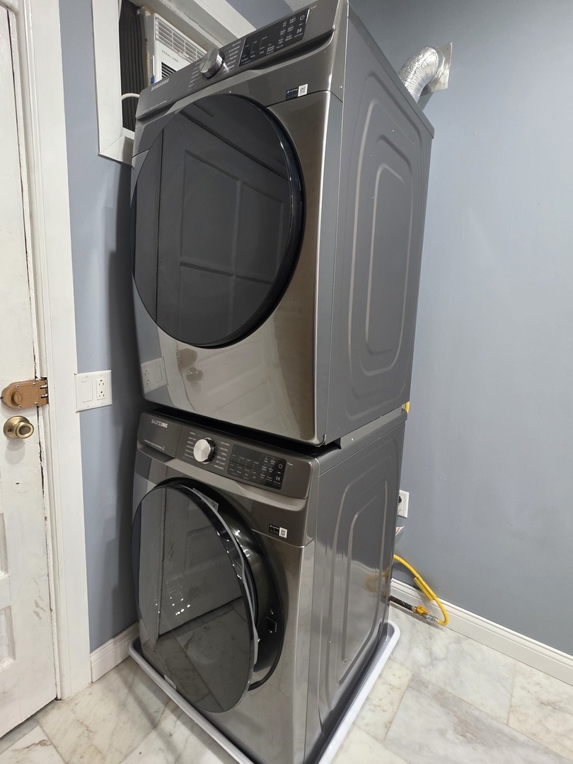 1329 W Addison Street Unit: 1A