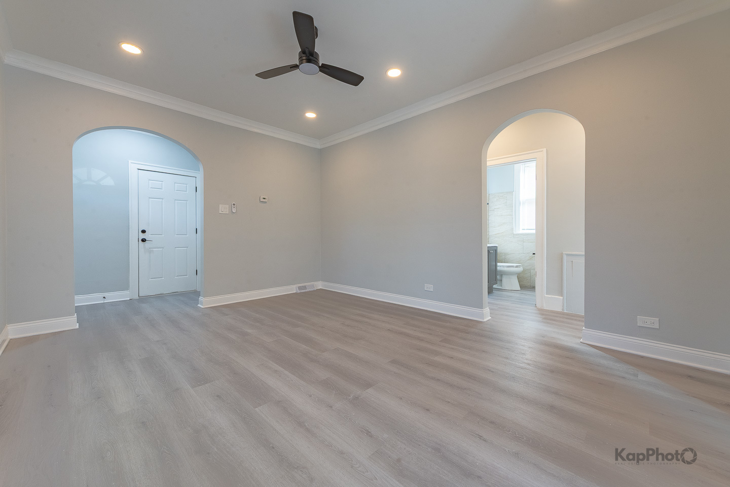 6259 W Peterson Avenue