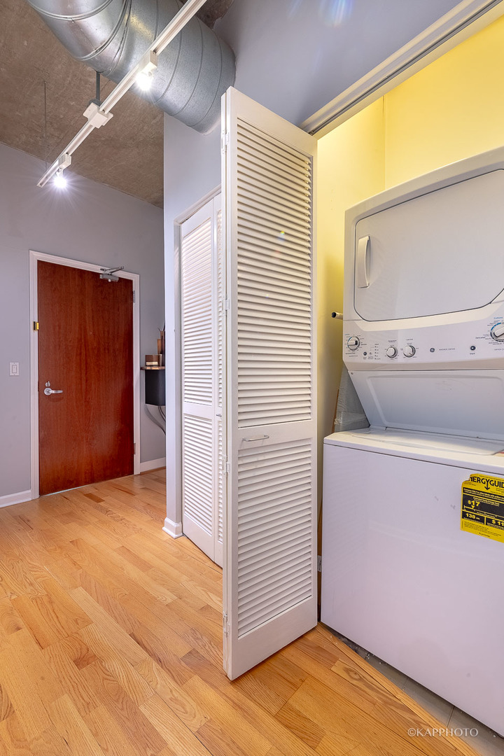 125 E 13TH Street Unit: 1113