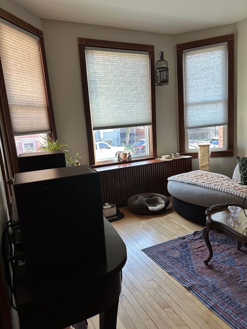 2946 N Lawndale Avenue