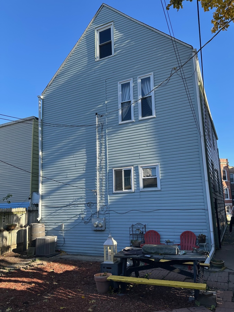 2946 N Lawndale Avenue