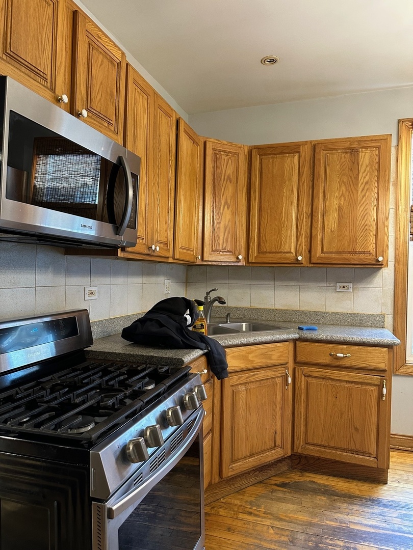 2946 N Lawndale Avenue