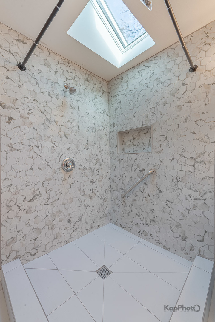 2029 S Canalport Avenue Unit: 2