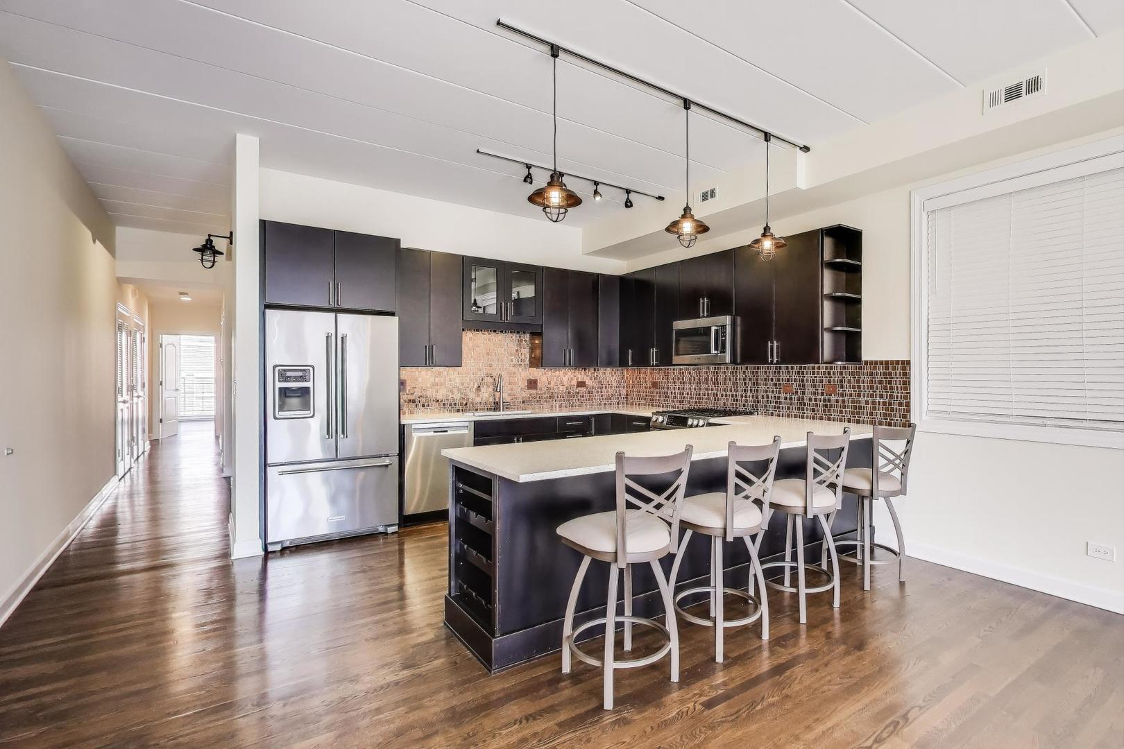 1332 W Madison Street Unit: 4E