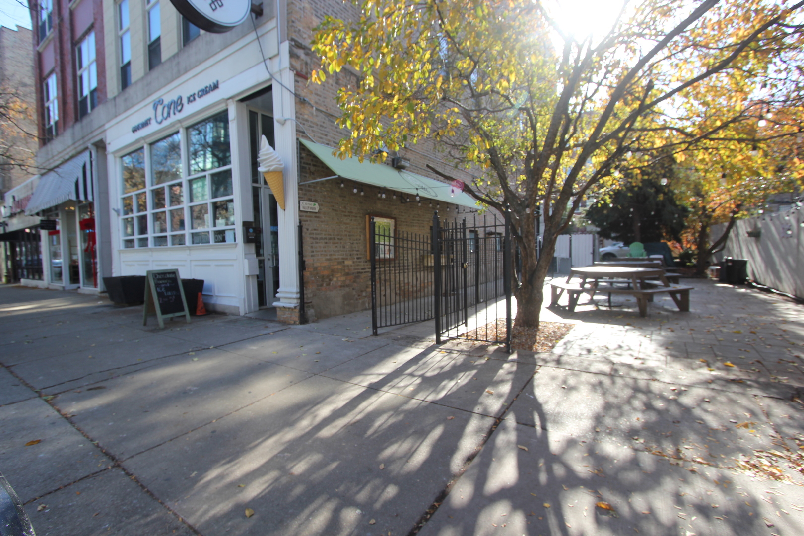 1047 W Madison Street