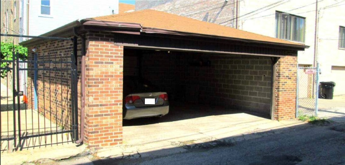 3013 S Wells Street Unit: 2