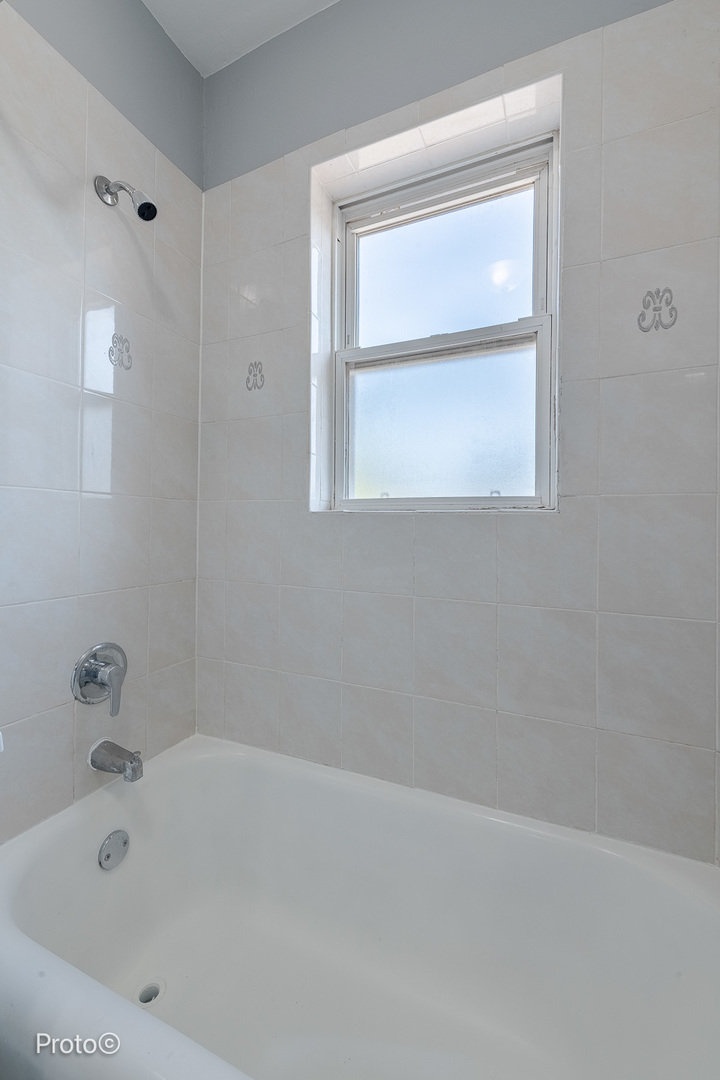 5148 N Monitor Avenue Unit: 301