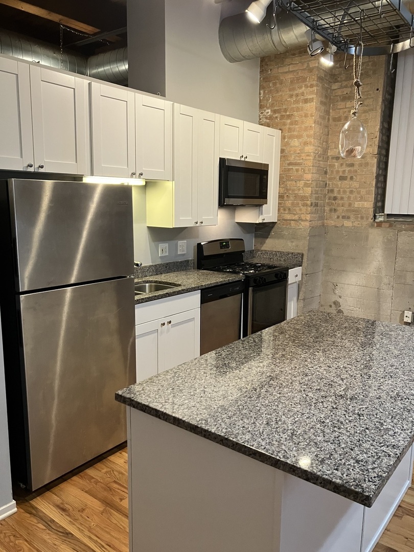 1500 W Monroe Street Unit: 113