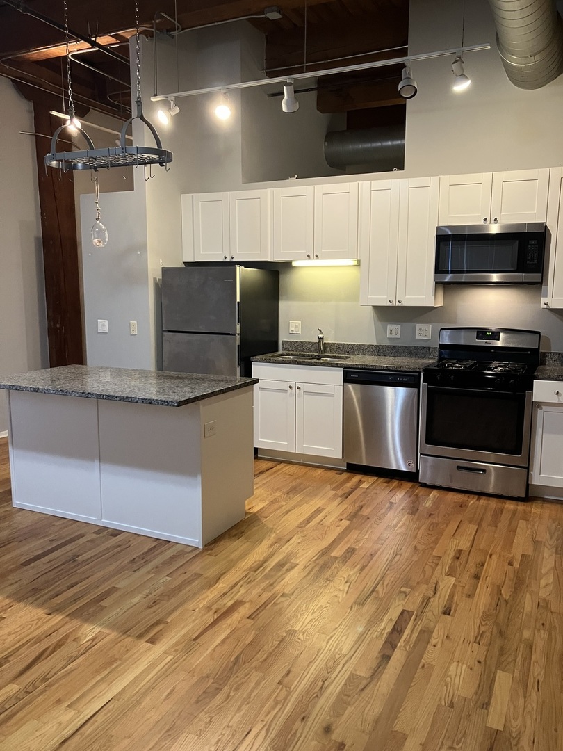 1500 W Monroe Street Unit: 113