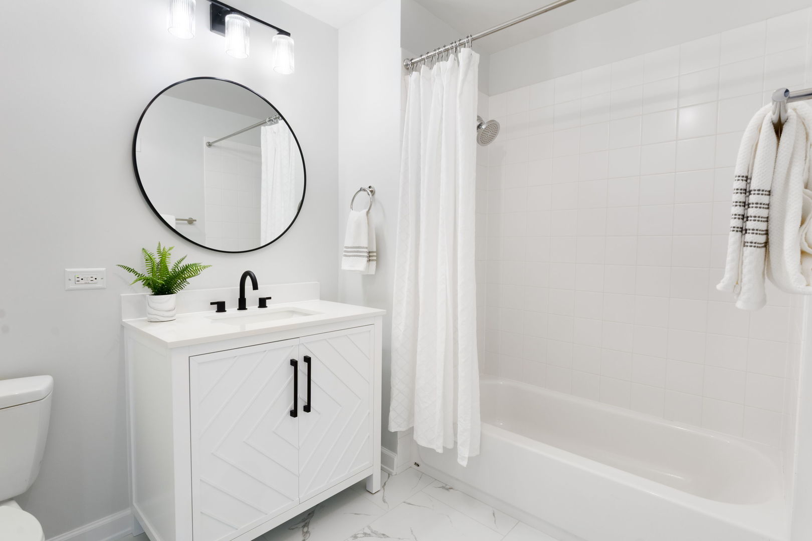 100 E 14th Street Unit: 2106