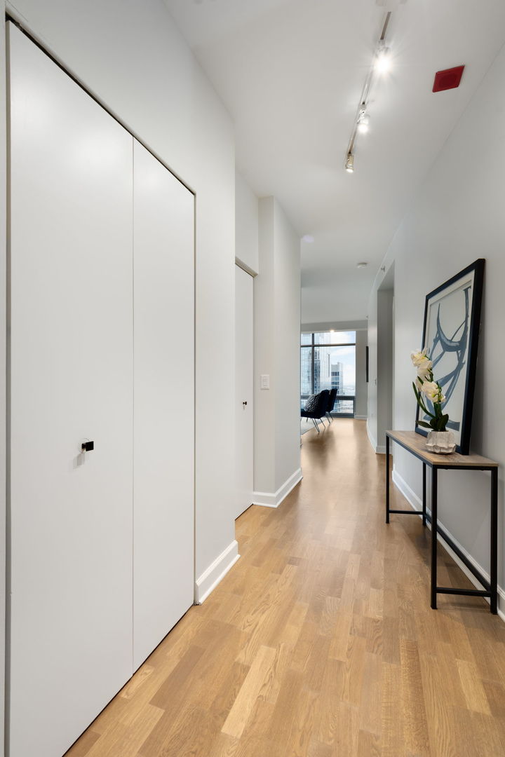 100 E 14th Street Unit: 2106