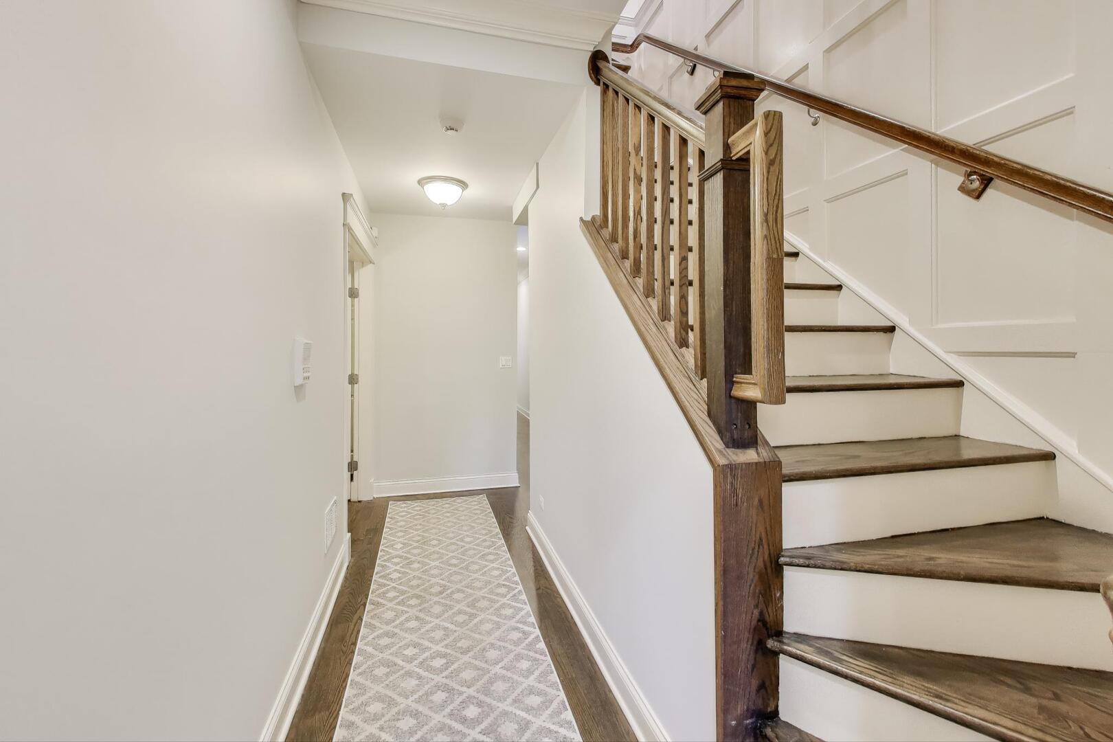 1169 W EDDY Street Unit: 101