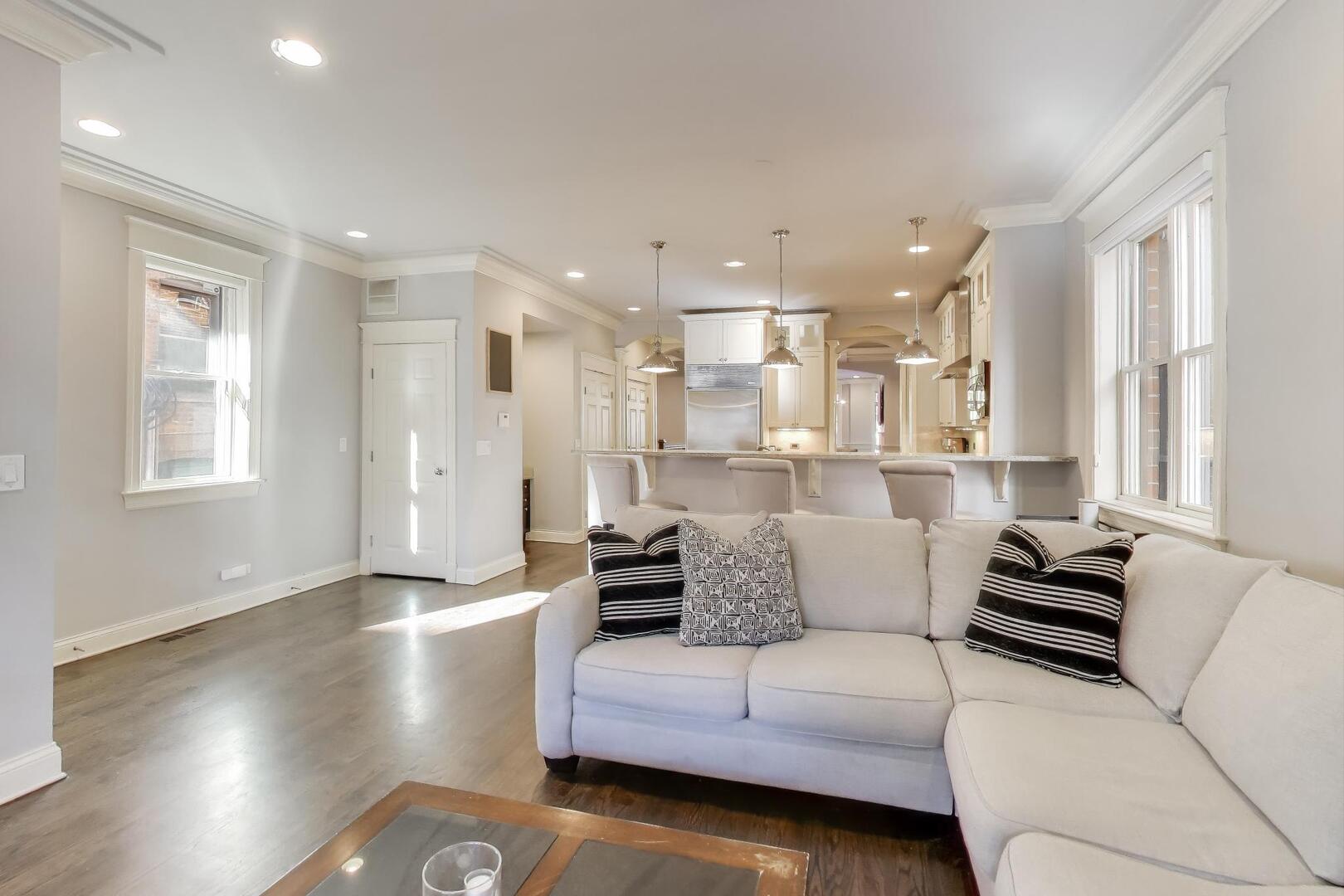 1169 W EDDY Street Unit: 101