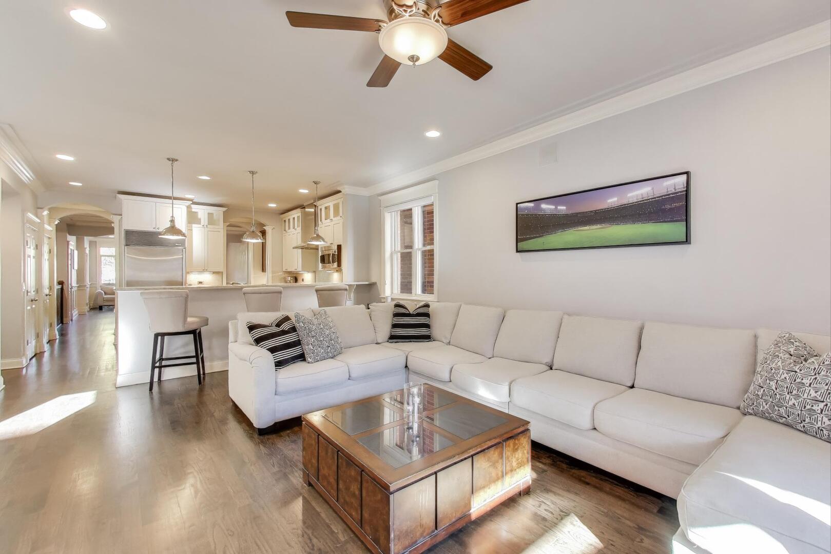 1169 W EDDY Street Unit: 101