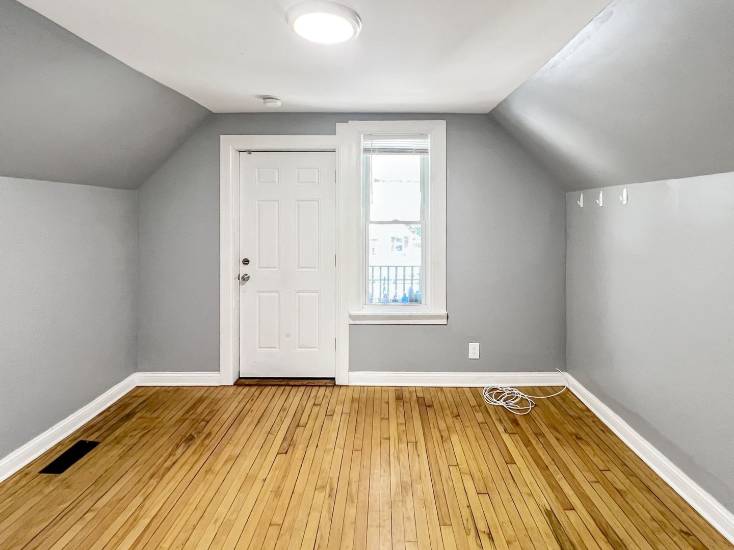 5639 S Emerald Avenue