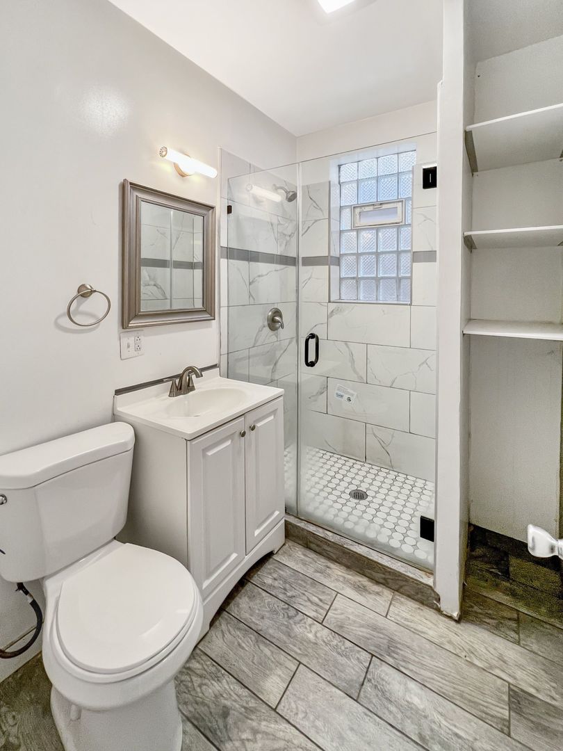 5639 S Emerald Avenue