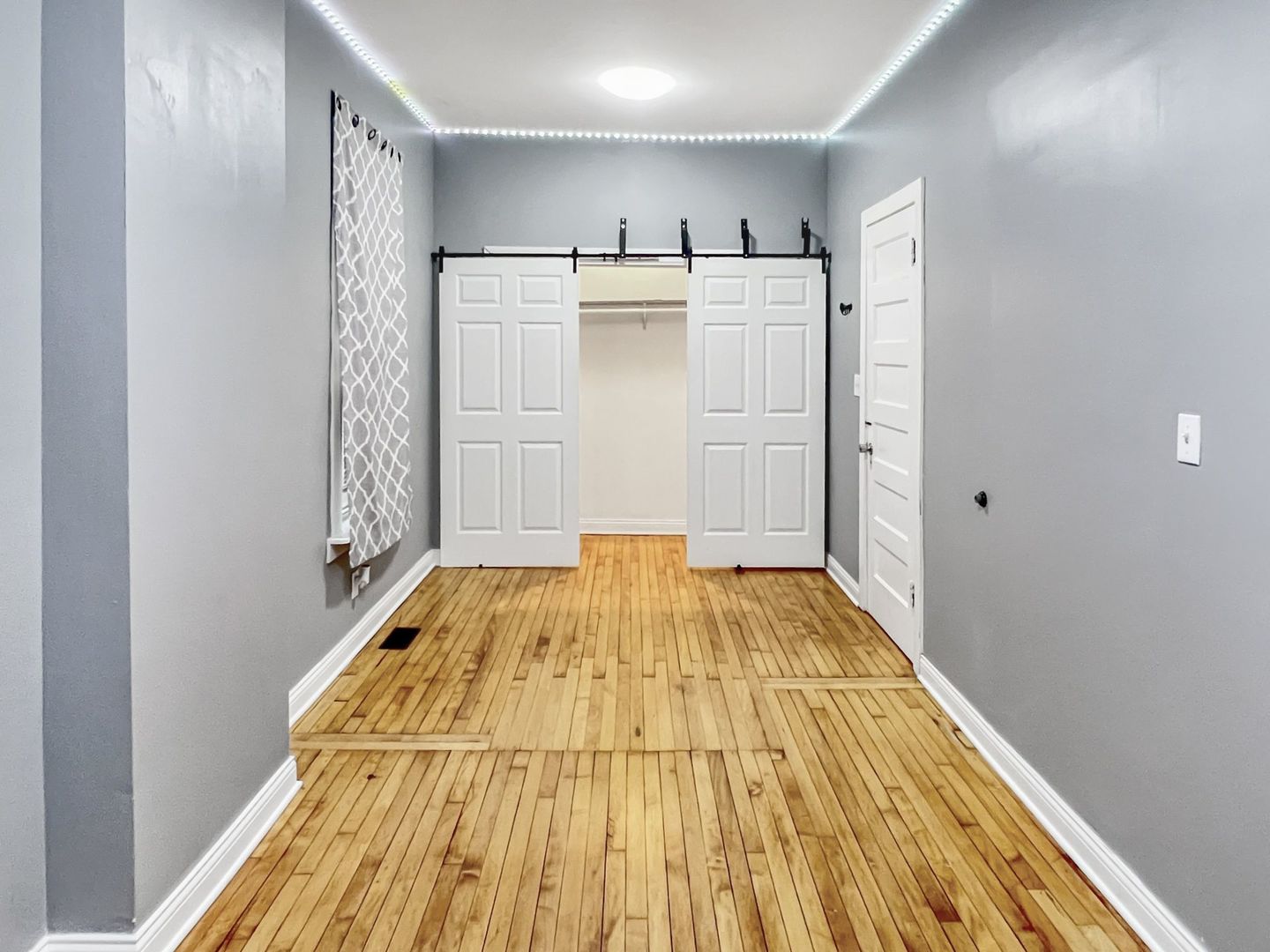 5639 S Emerald Avenue