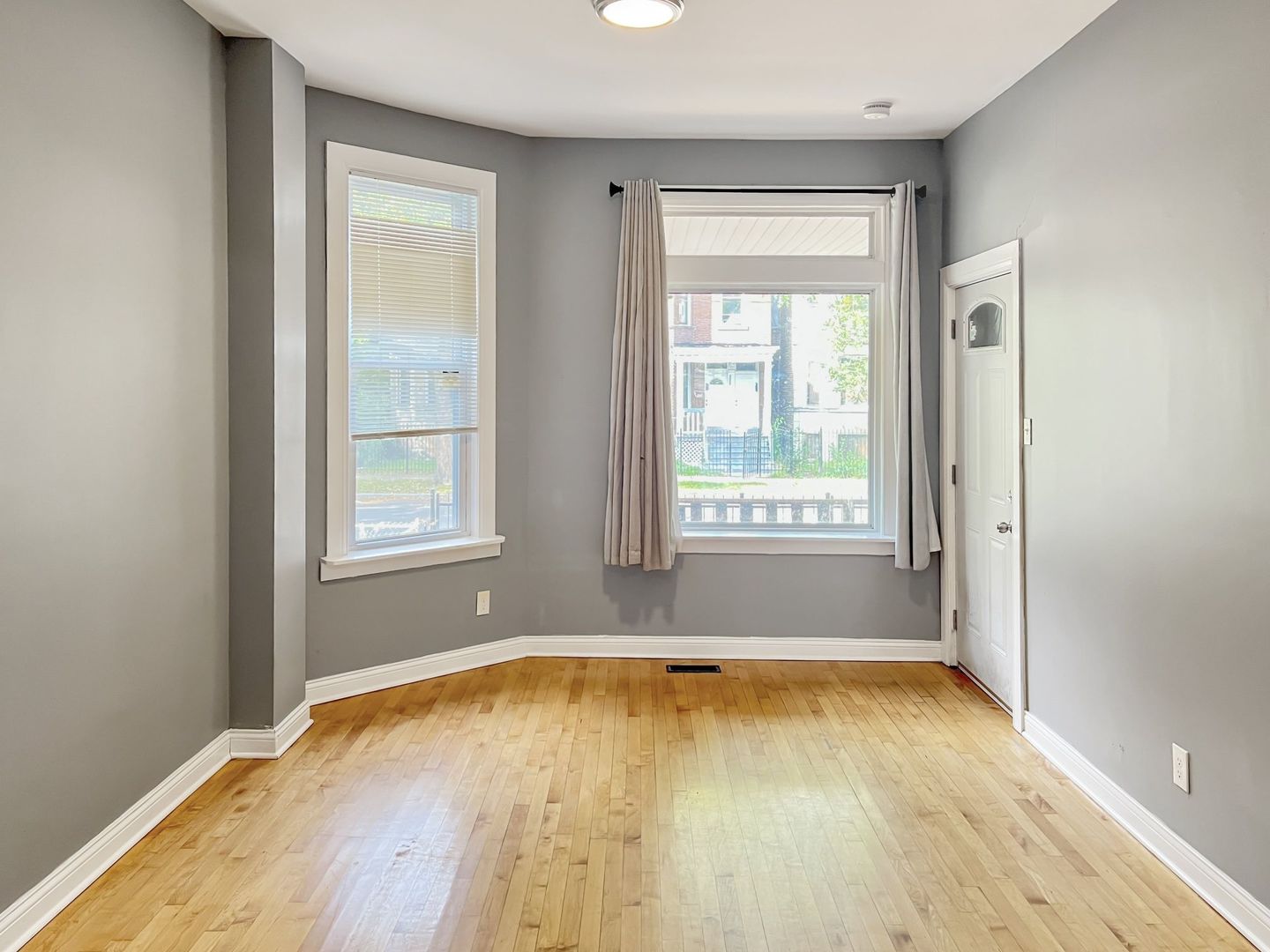 5639 S Emerald Avenue