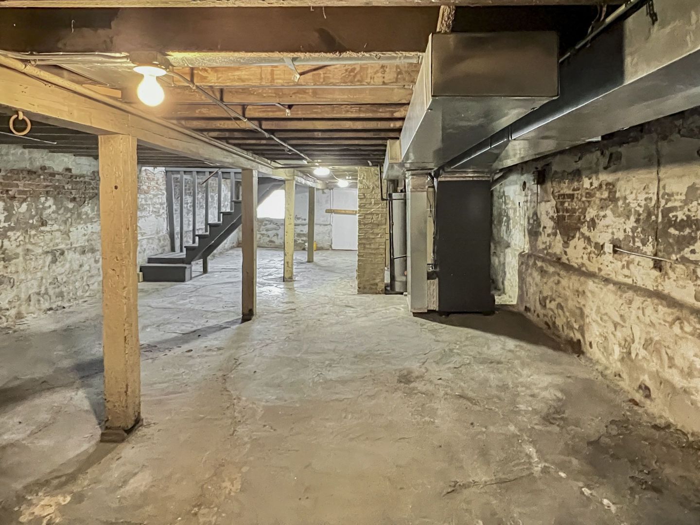 5639 S Emerald Avenue