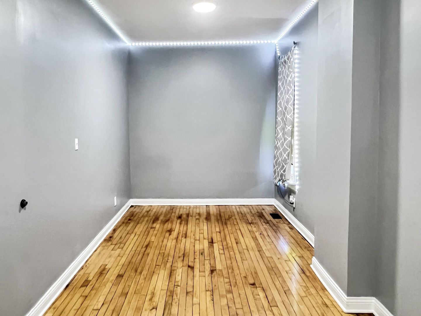 5639 S Emerald Avenue