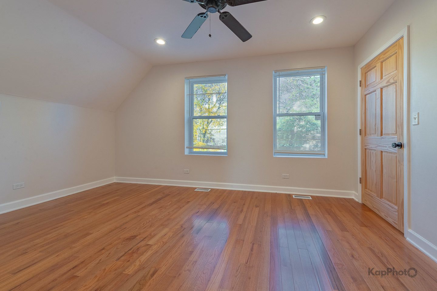 527 N Ridgeway Avenue