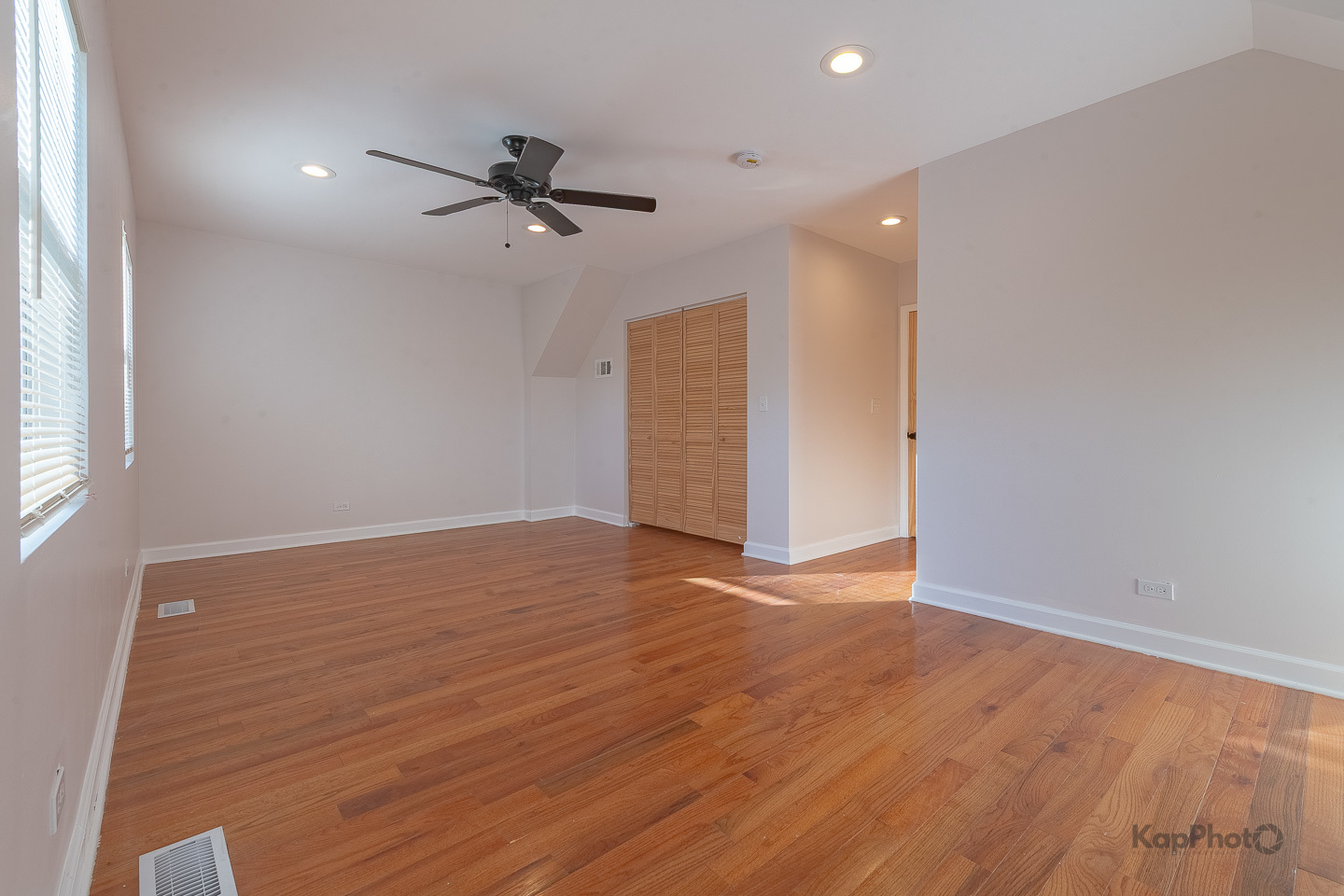 527 N Ridgeway Avenue