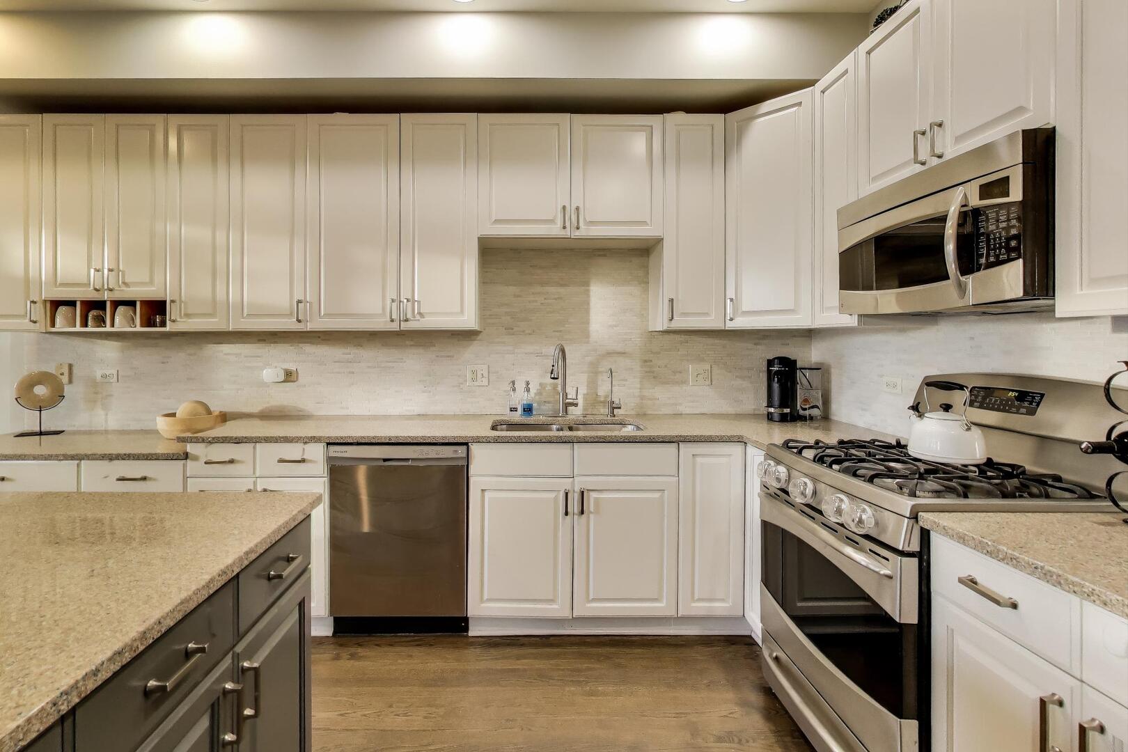 2919 N SOUTHPORT Avenue Unit: 3