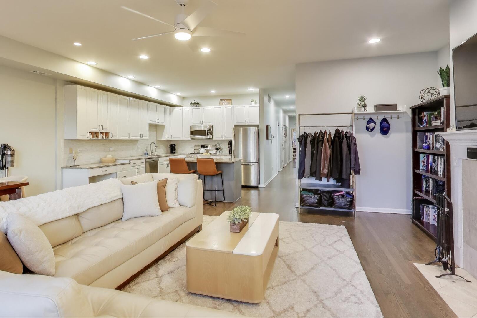 2919 N SOUTHPORT Avenue Unit: 3