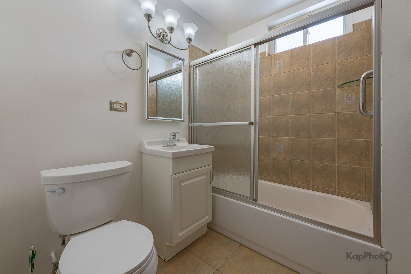 3530 W Evergreen Avenue Unit: 2