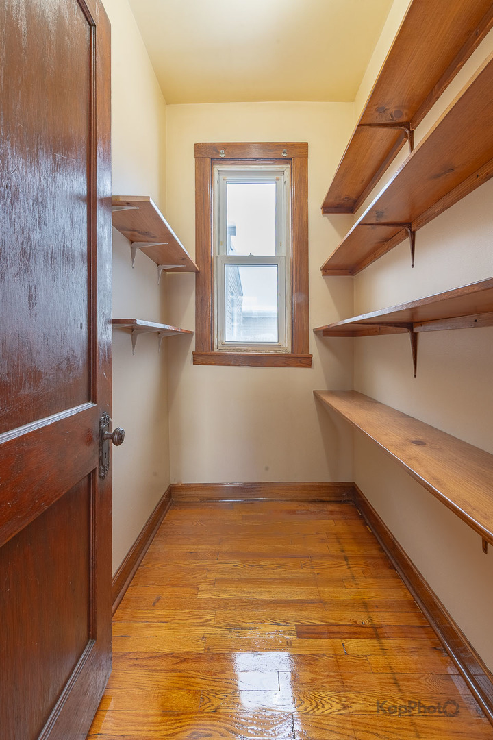 3530 W Evergreen Avenue Unit: 2