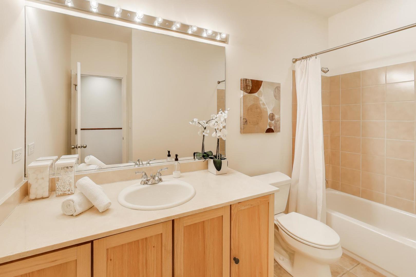 1327 S Indiana Parkway