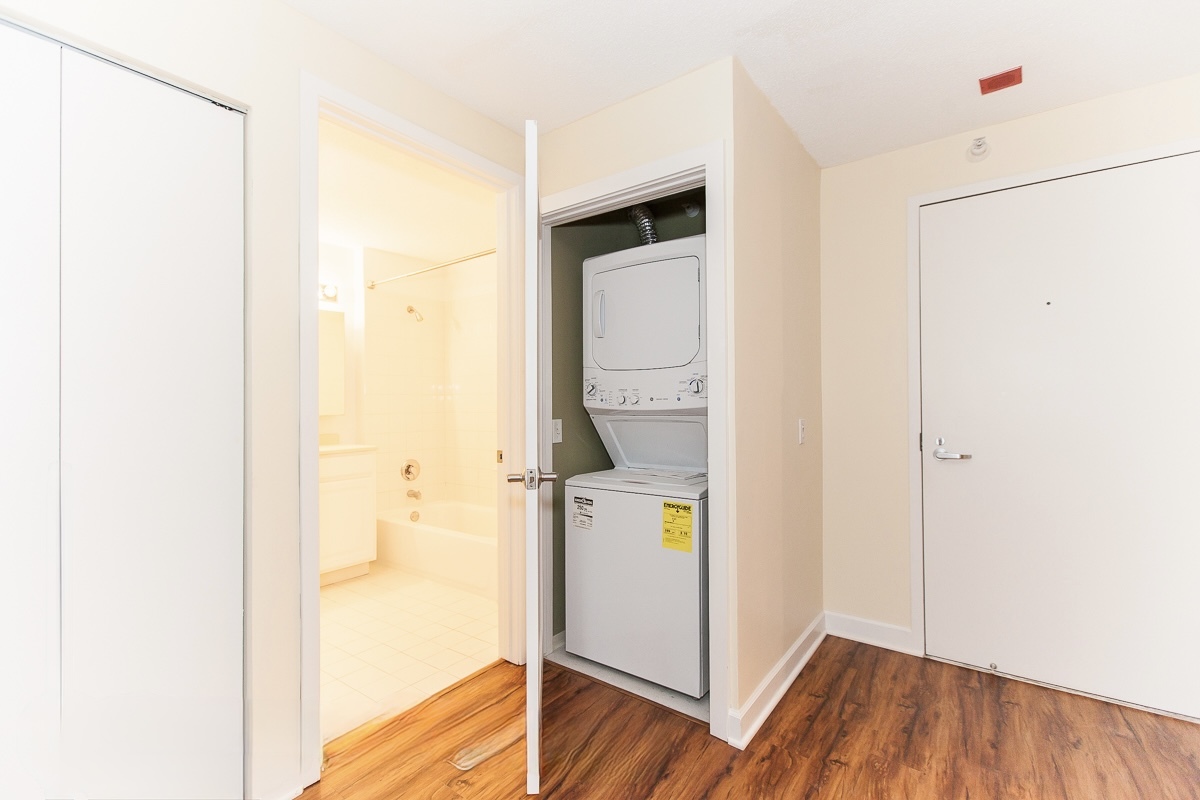 545 N Dearborn Street Unit: 902