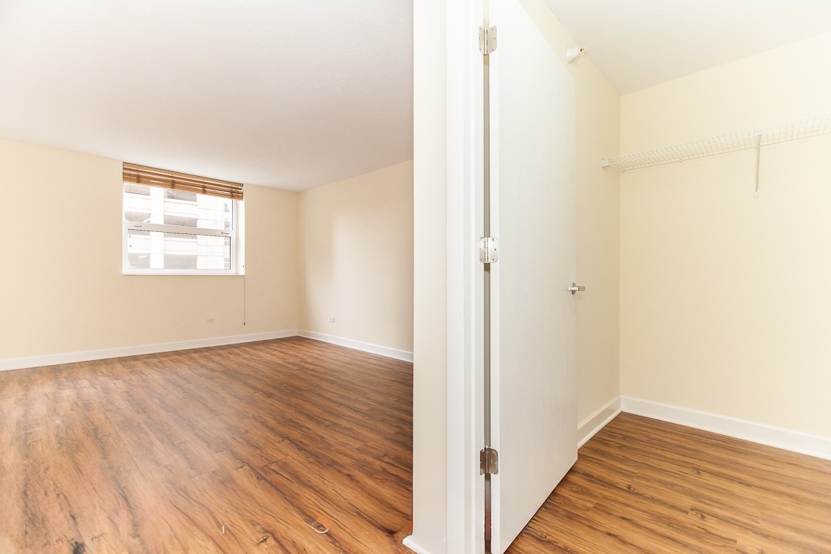 545 N Dearborn Street Unit: 902