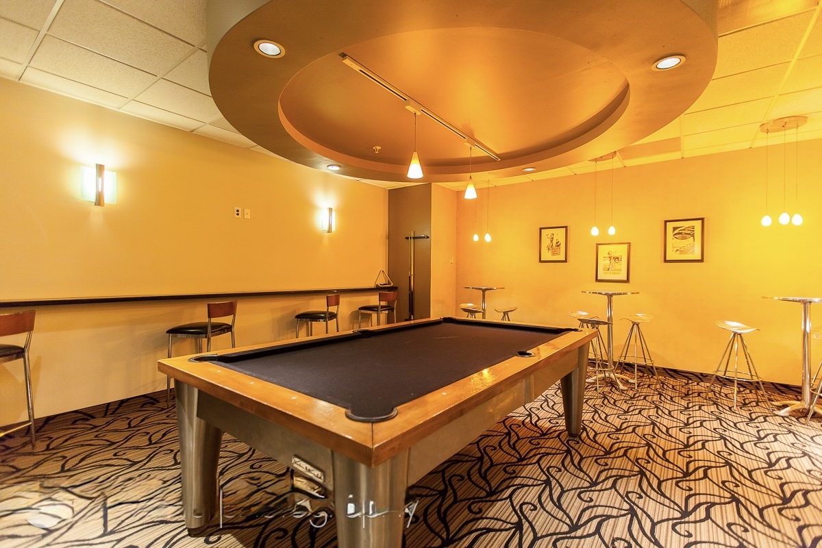 545 N Dearborn Street Unit: 902