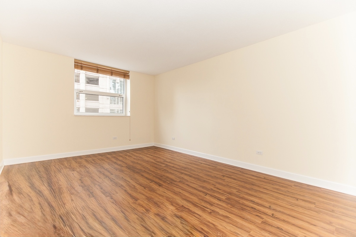545 N Dearborn Street Unit: 902