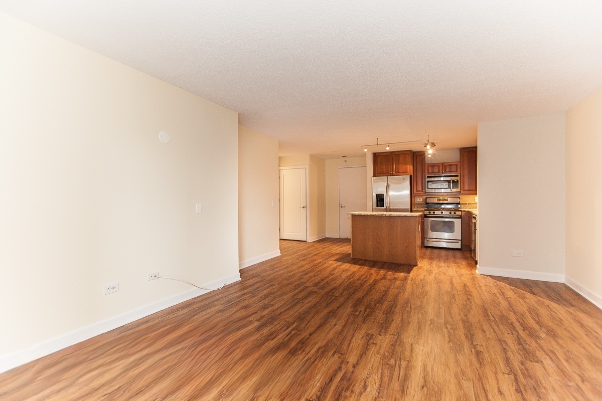 545 N Dearborn Street Unit: 902