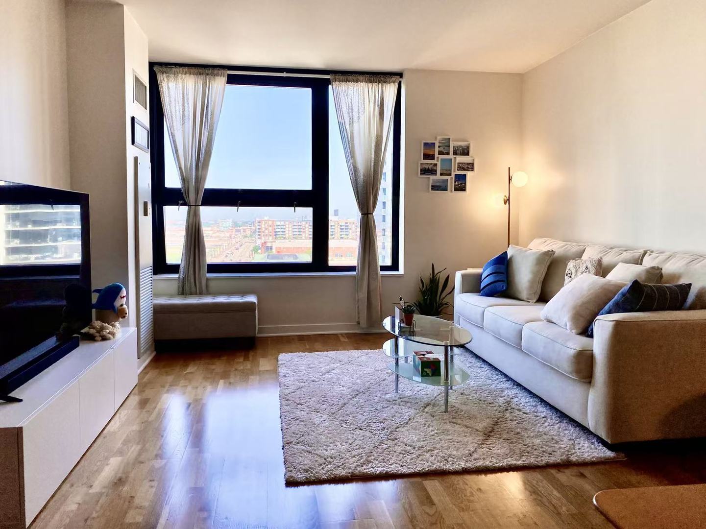 1160 S Michigan Avenue Unit: 1404