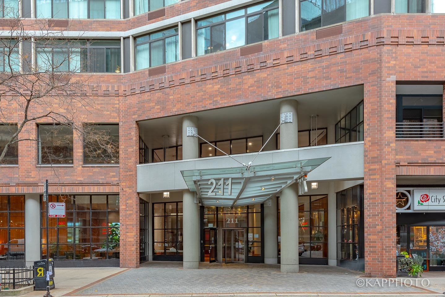 211 E Ohio Street Unit: 724