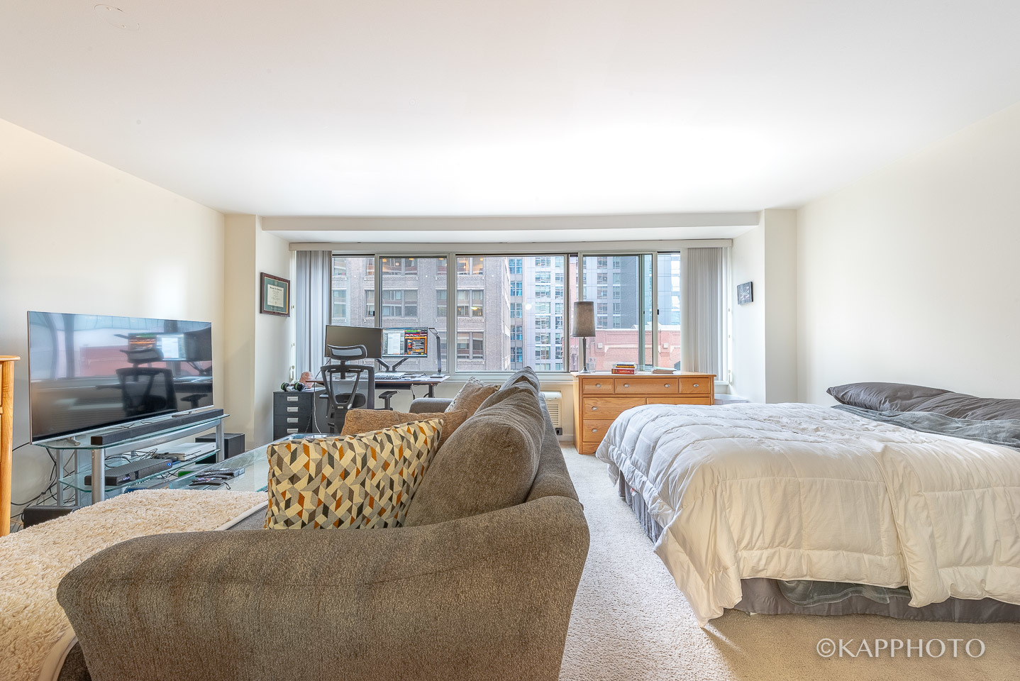 211 E Ohio Street Unit: 724