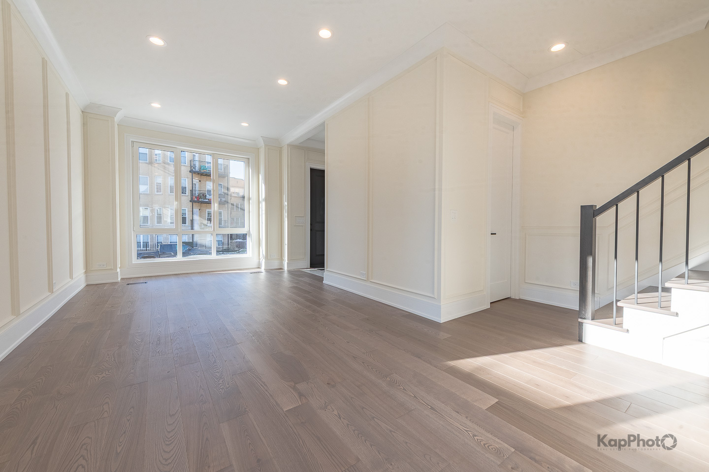 4015 N Albany Avenue